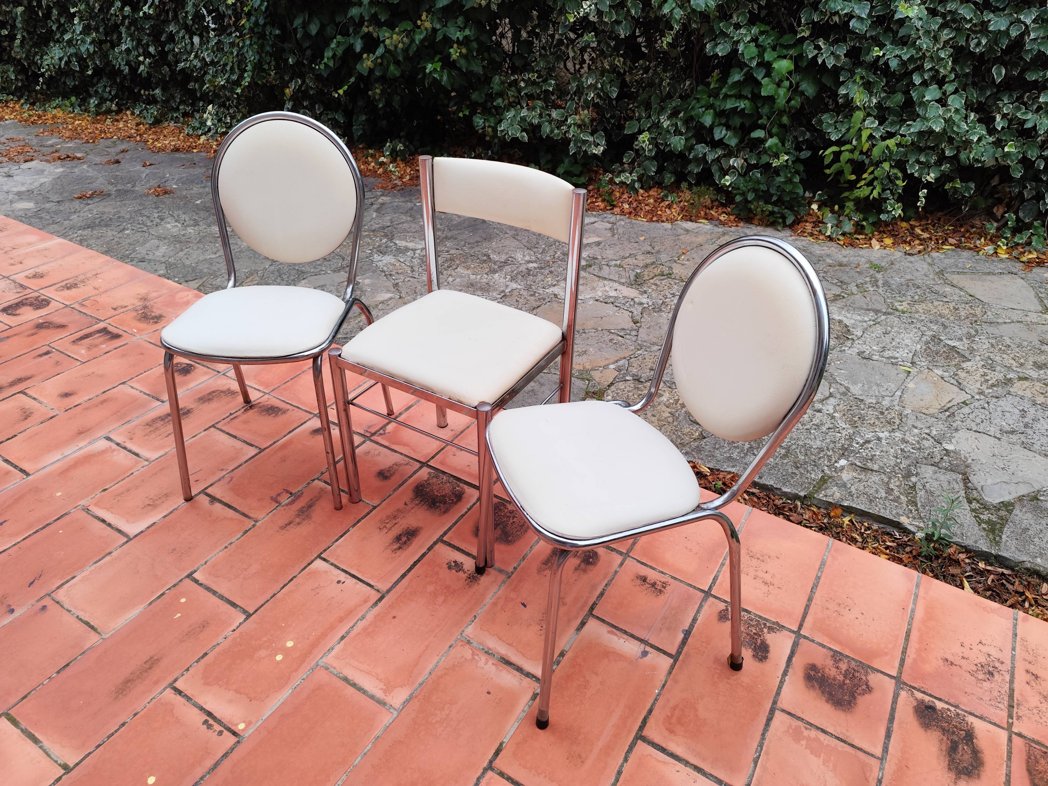 CIVIC Made in France Trio of vintage 1970s Medallion chairs