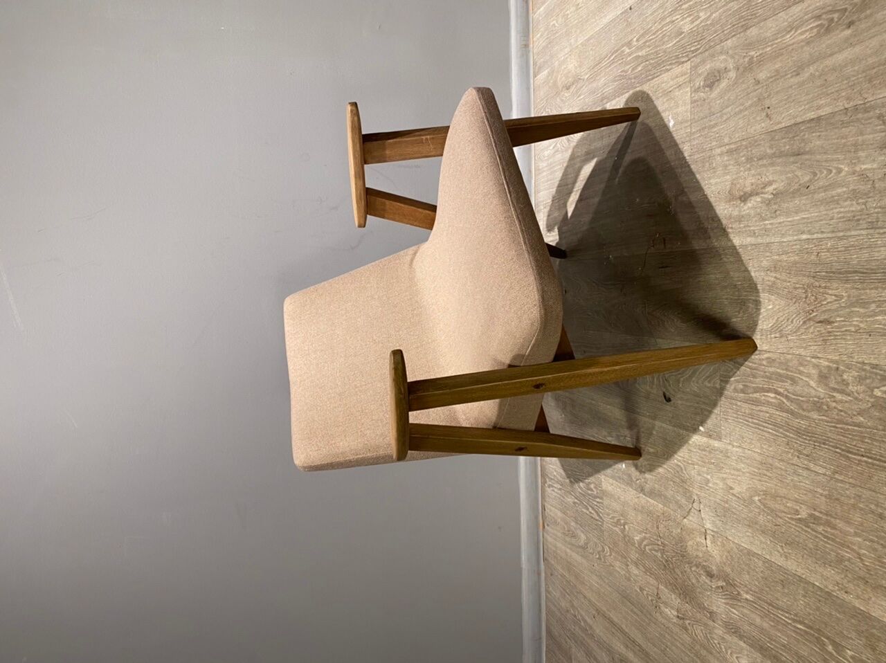 Paire de fauteuils conçus par Józef Chierowski 60