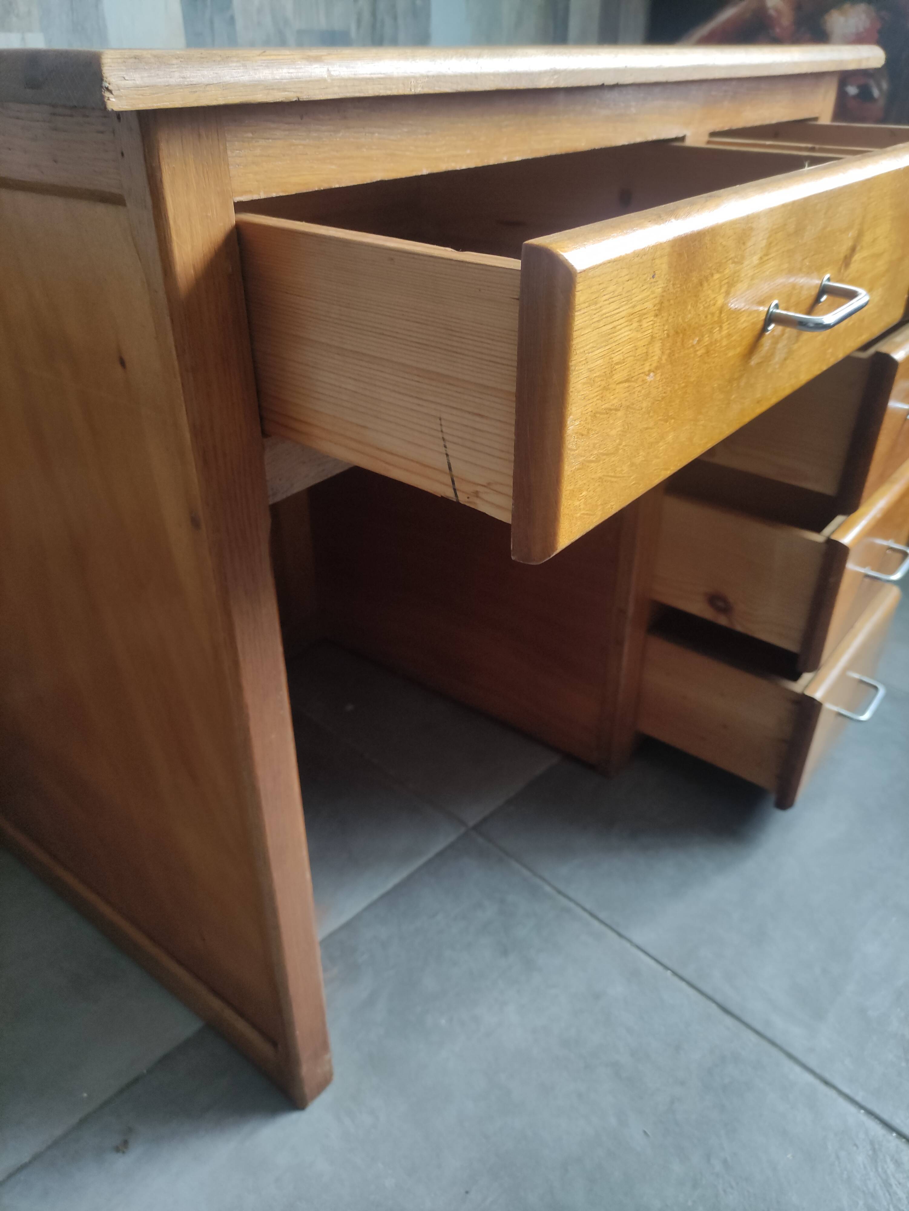 Wooden children's desk around the 60s-70s