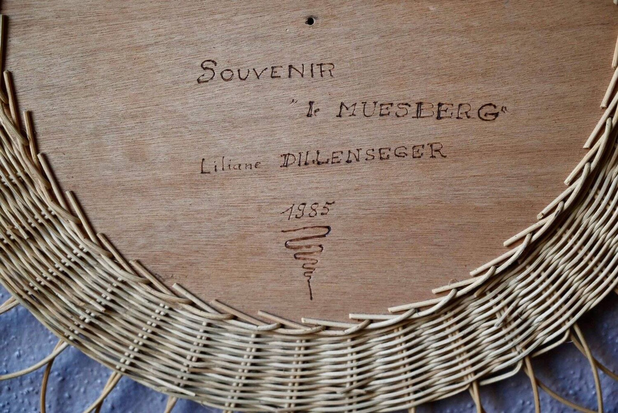 Round woven rattan wall mirror flower sun bohemian 80s signed Dillense