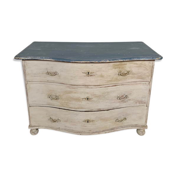 Commode galbée en chêne fin XVlllème