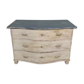Curved chest of drawers in fine oak XVlllème
