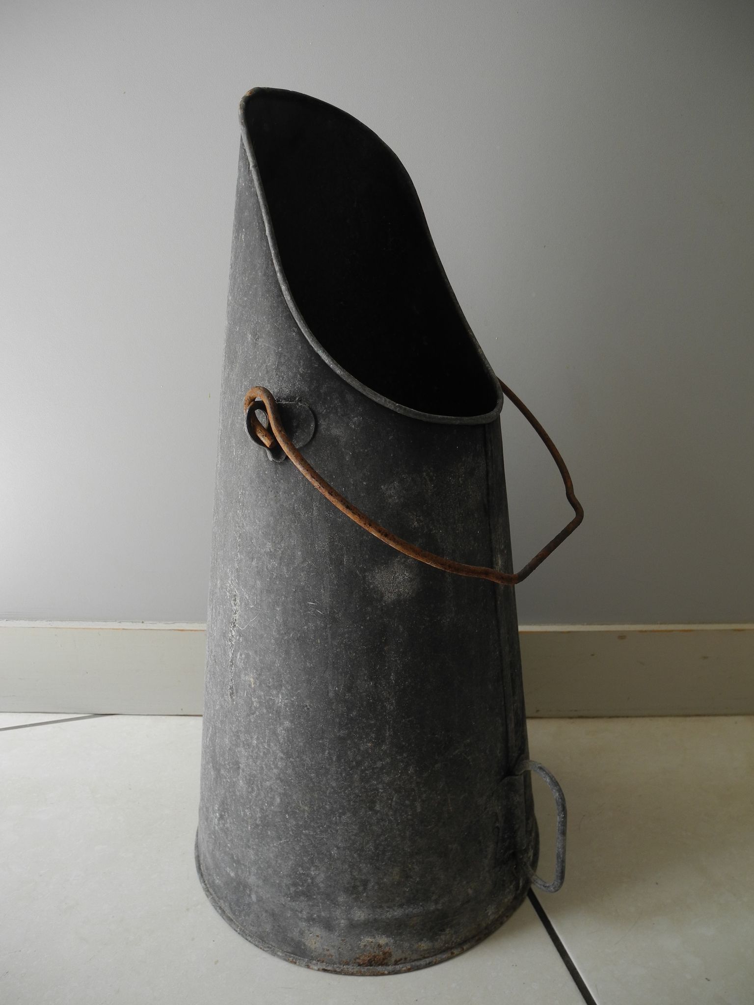 Old bucket coal zinc old zinc coal bucket zinkkohleeimer rustic decoration