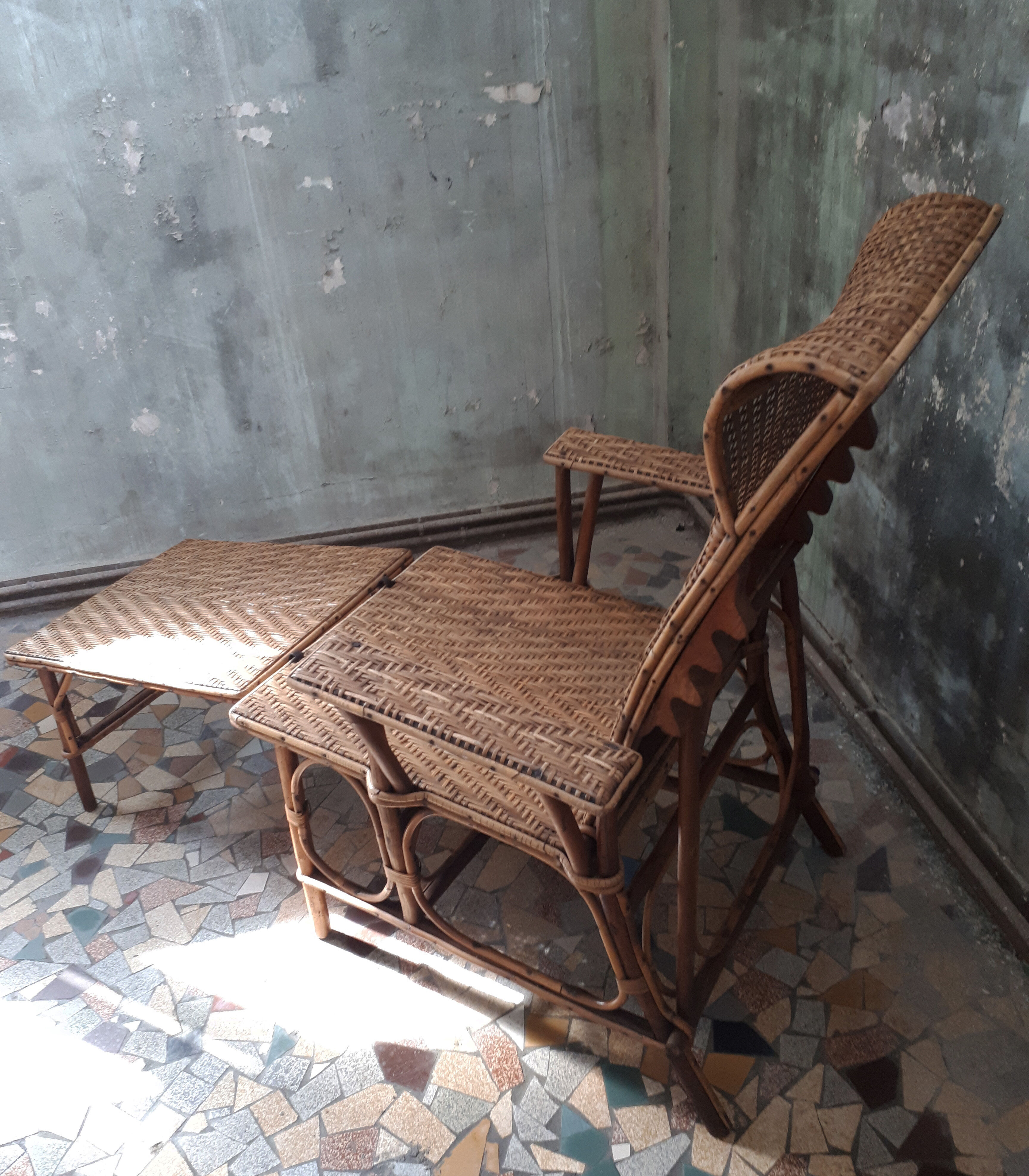 Lounge chair vintage rattan