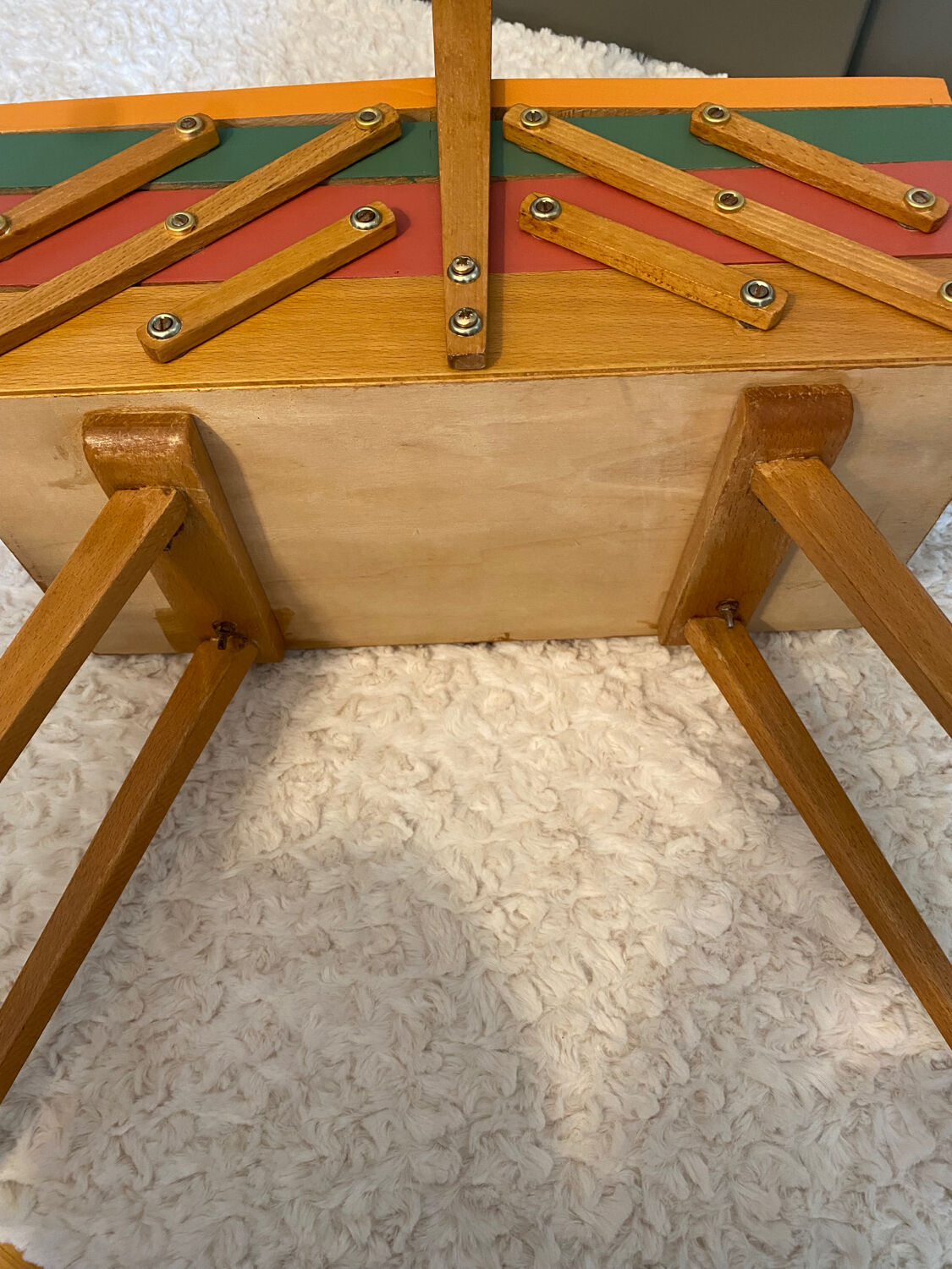 Vintage worker, sewing box feet compass