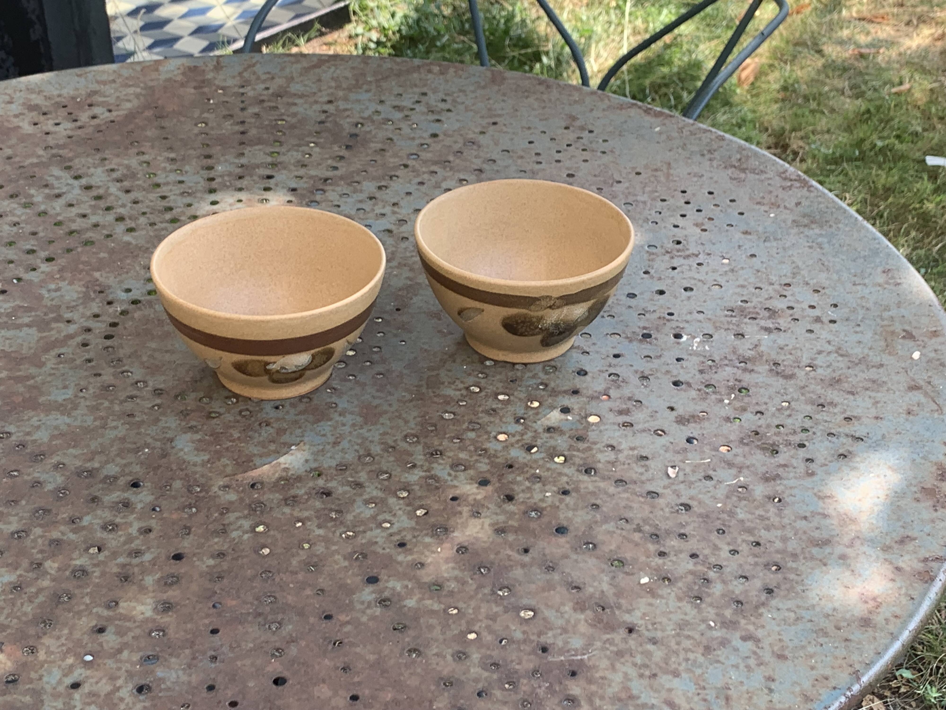 2 vintage Sarreguemines stoneware flower pattern bowls, France
