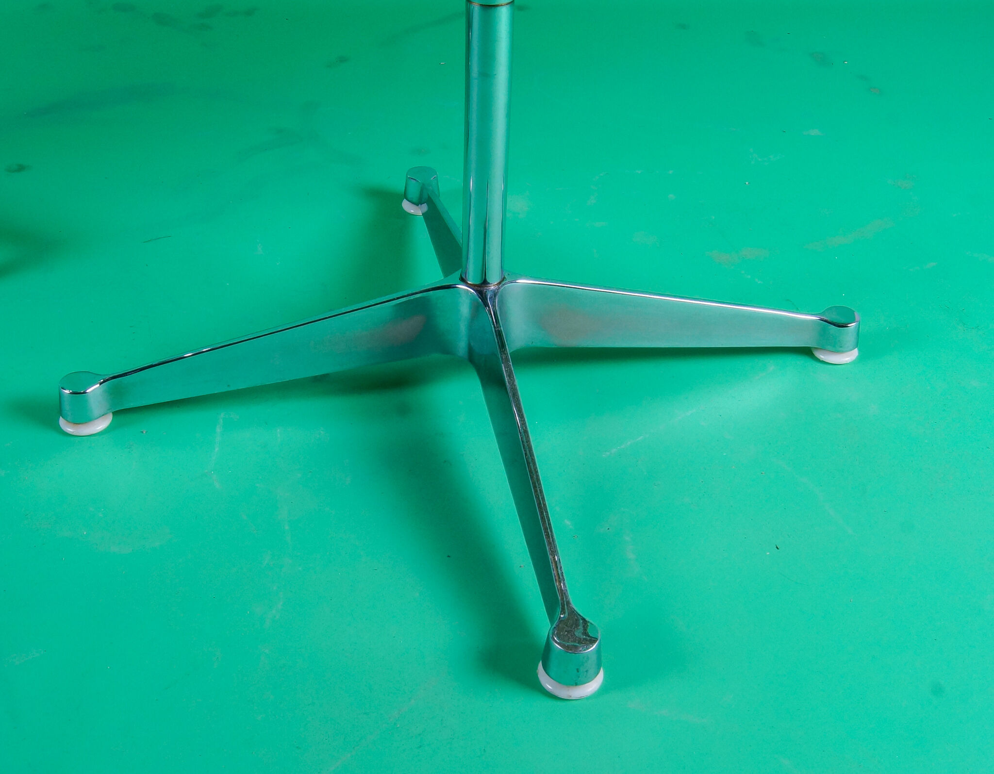 Set of 8 chairs model EA108 & EA107 by Charles and Ray Eales Vitra edition