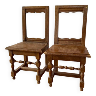 2 children's chairs