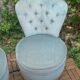 Paire de fauteuils crapaud capitonnés velours bleu vintage 1970