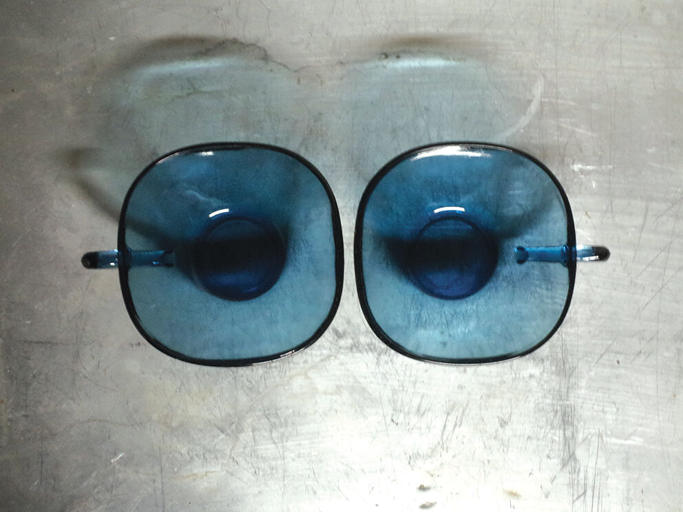 Set of 2 cups in blue glass Arcoroc