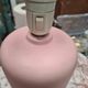 paire de lampes 1970 ceramique rose mat et abat jour blanc cassé  neuf inte