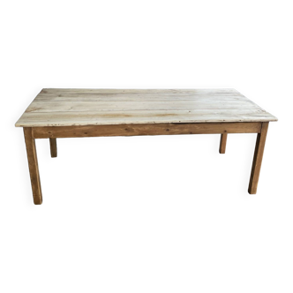 Farm table