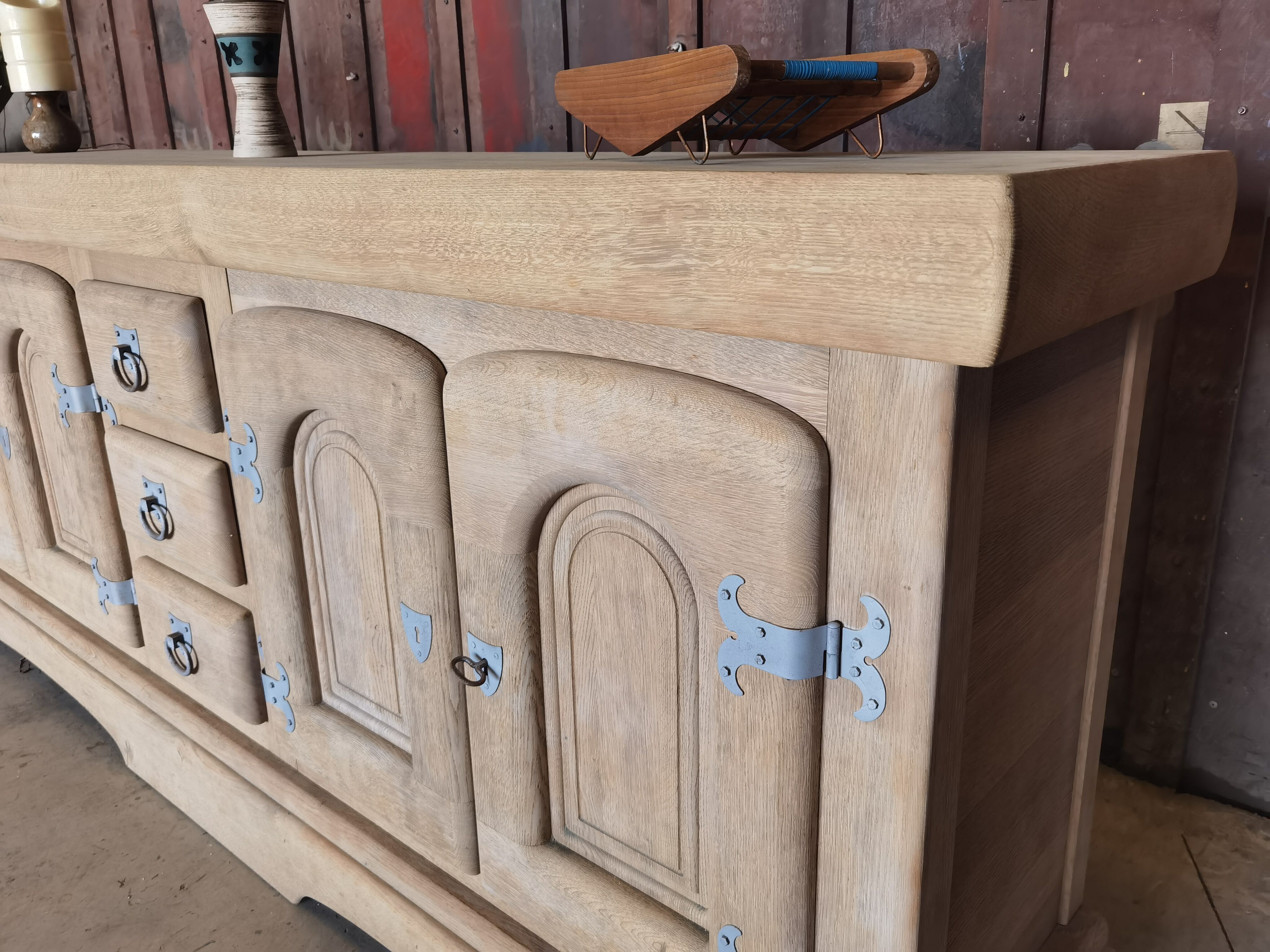 Crude massive buffet