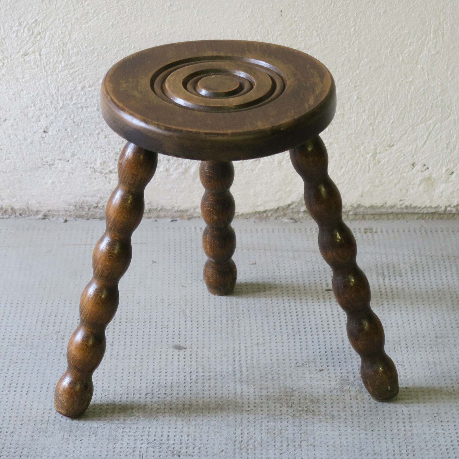 Tripod tabouret