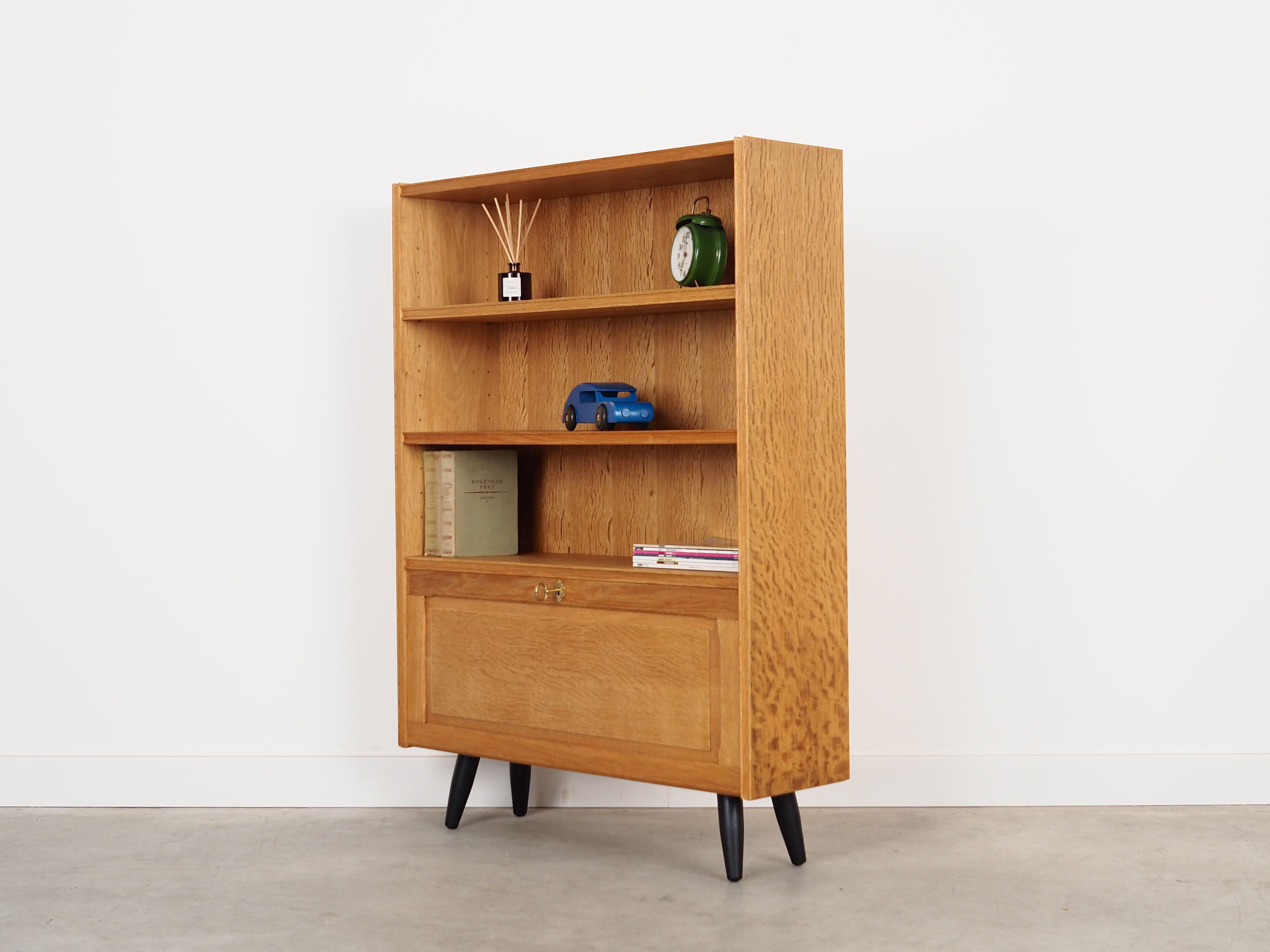 Oak bookcase, Danish design, 1970s, production: Denmark