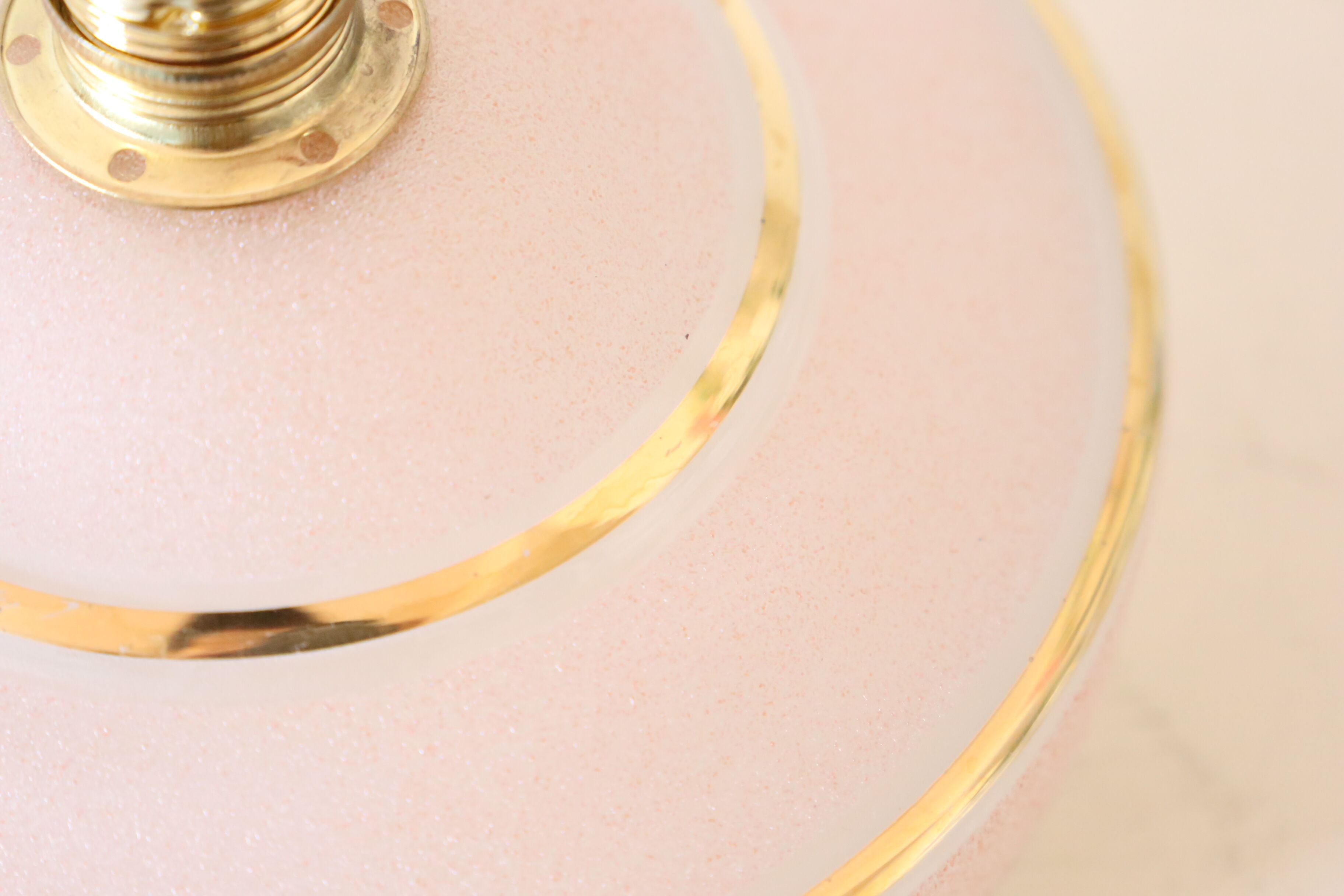 Hanging lamp in granite glass, pink and gold, vintage