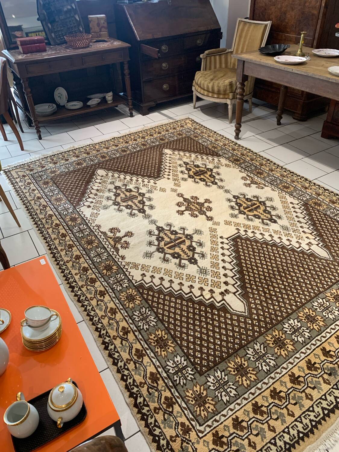 Vintage Persian oriental wool rug