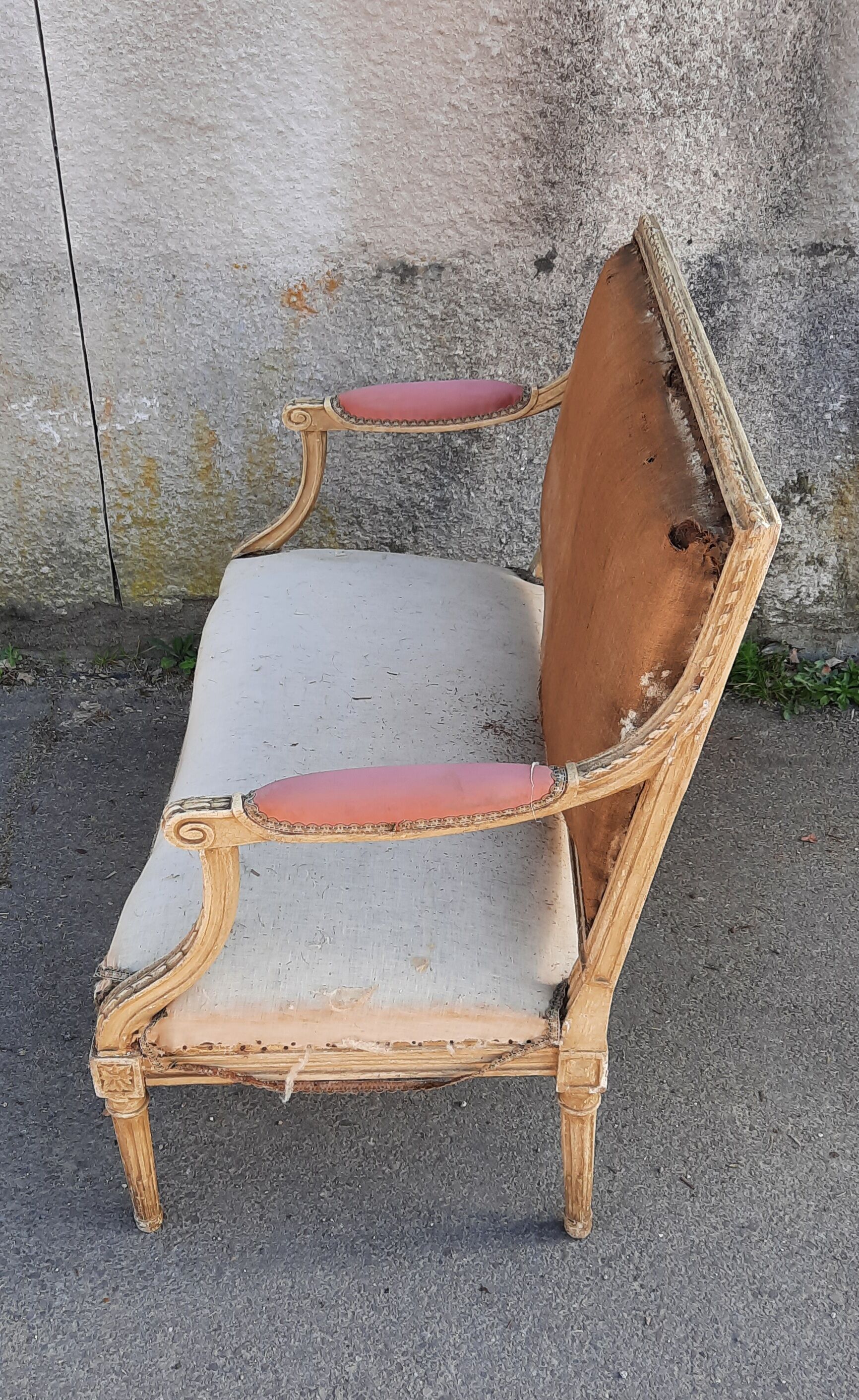 Canapé de style Louis XVI