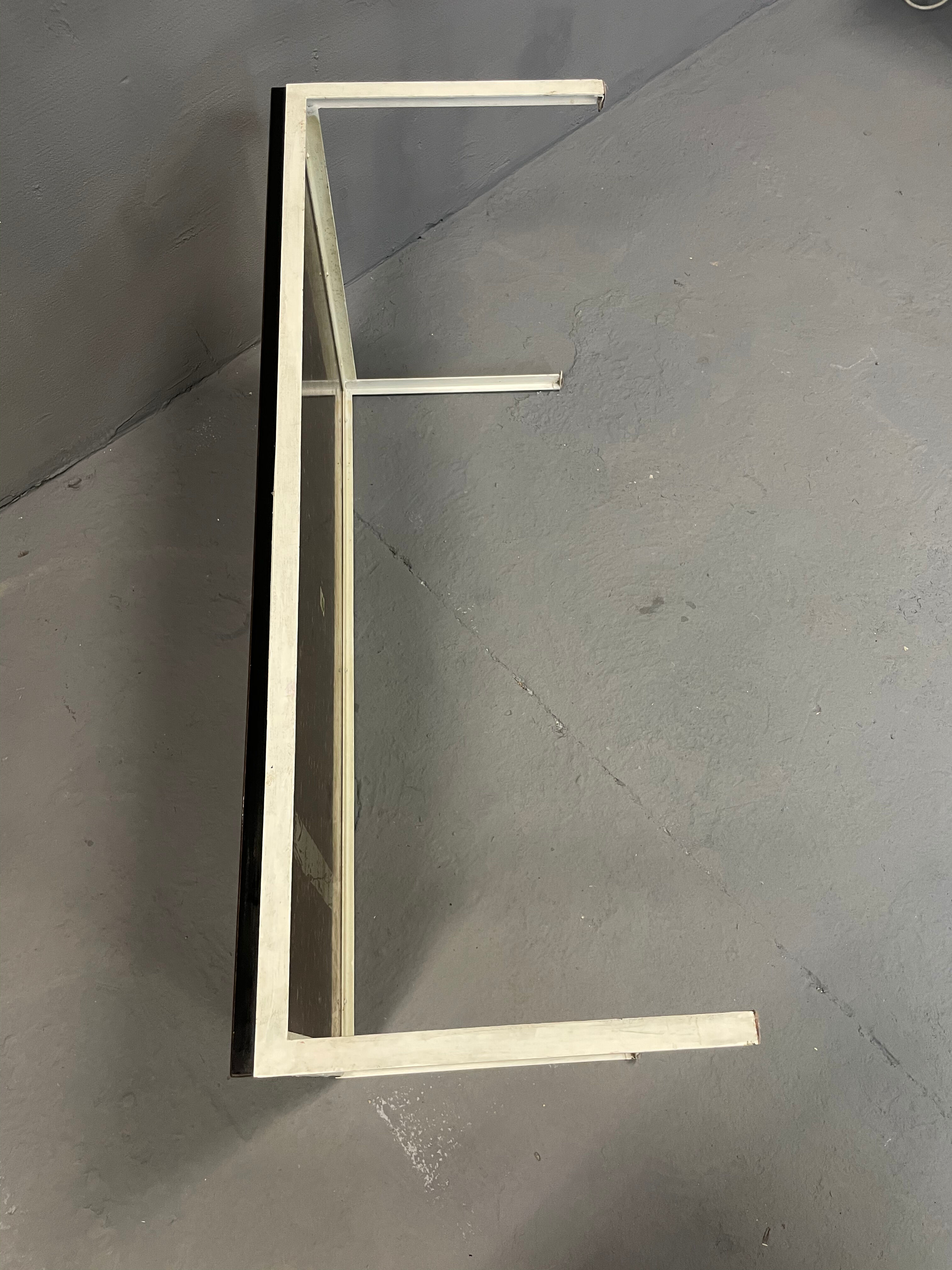 Modèle "T angle" coffee table by Florence Knoll Basset