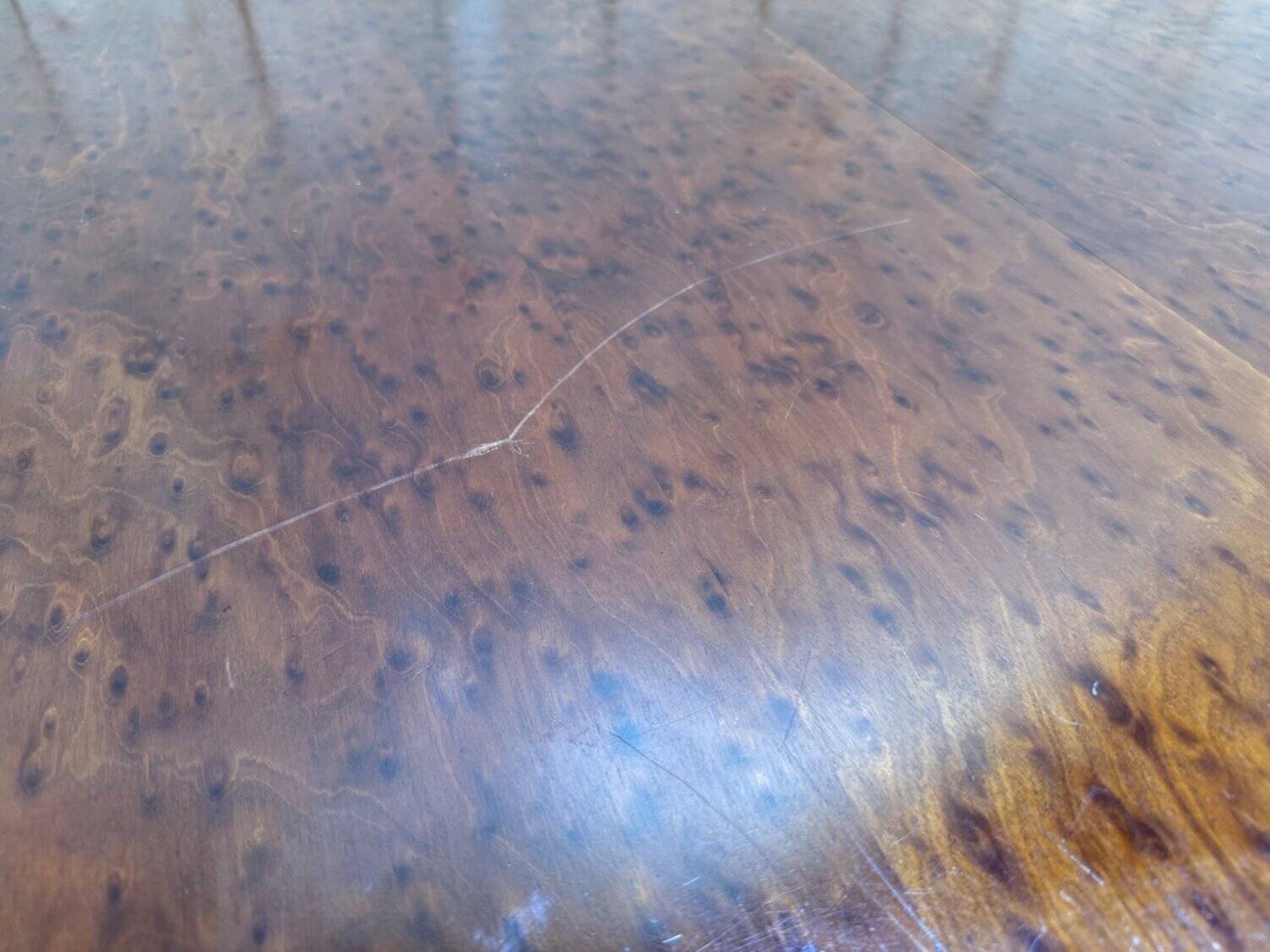 Extendable oval table in Louis XVI style – Mottled mahogany – 19th century