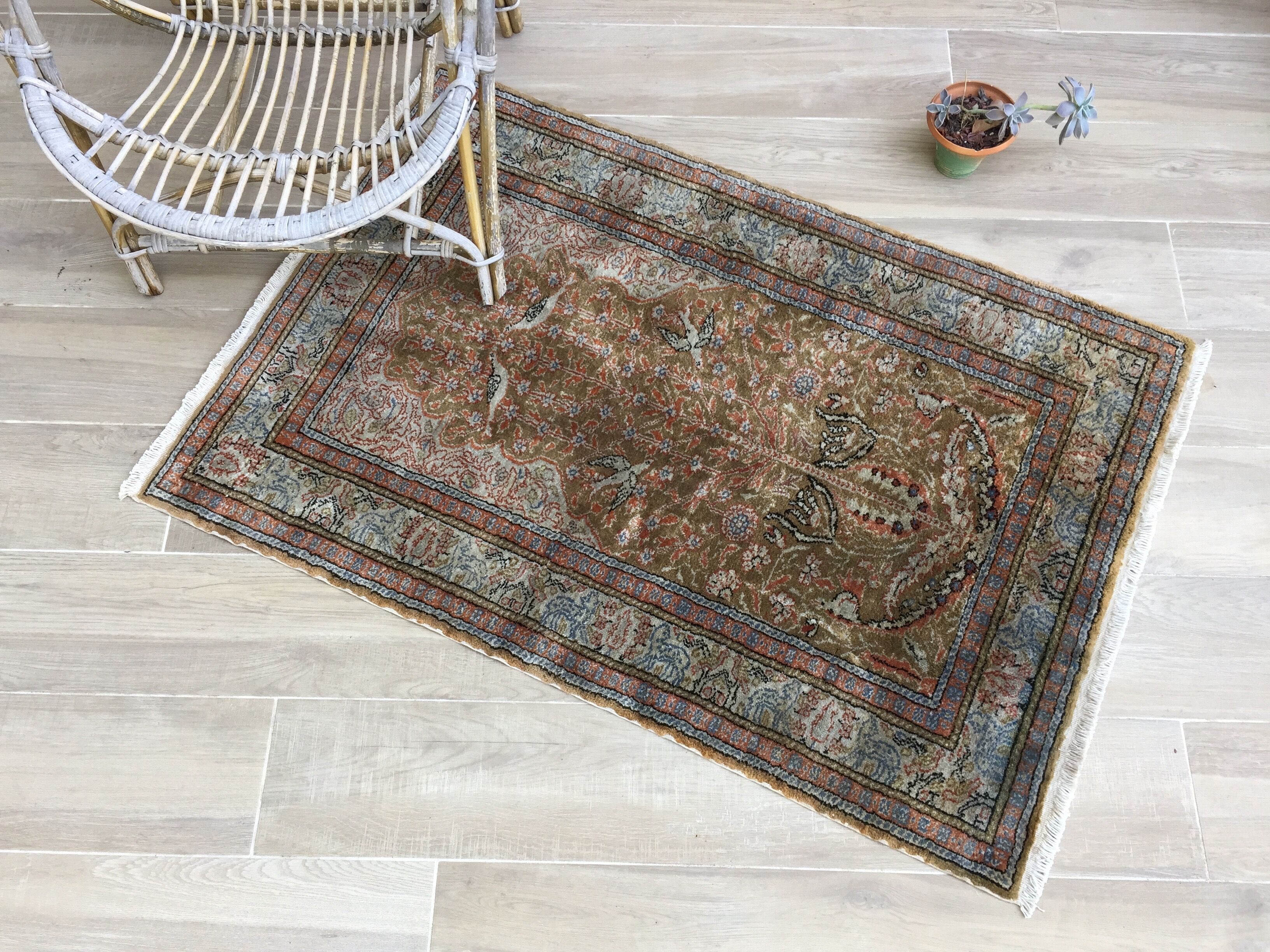 Persian swallow carpet - 90x136cm