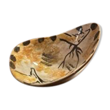 tripod cup with parietal decoration