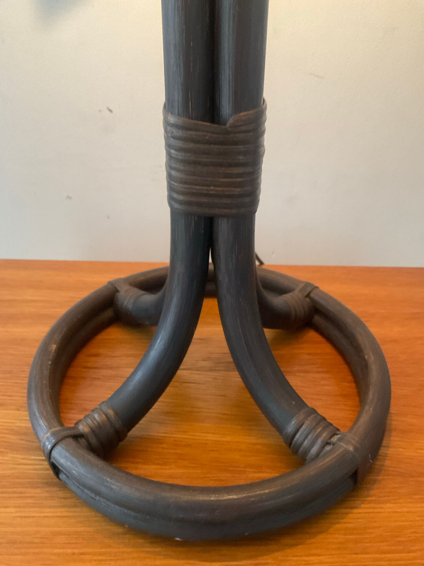 Vintage lamp in rattan, caning and jute fabric from the 1970s.