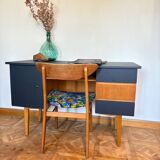 Adult desk with compass feet