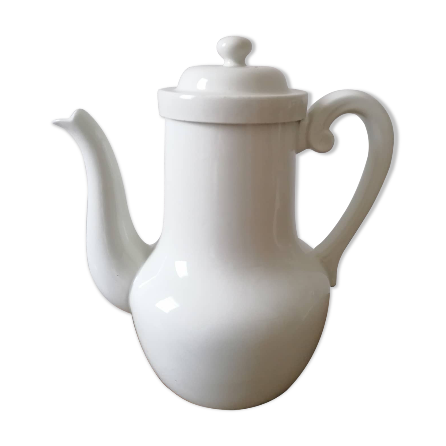 Aluminite Frugier porcelain pourer with fire