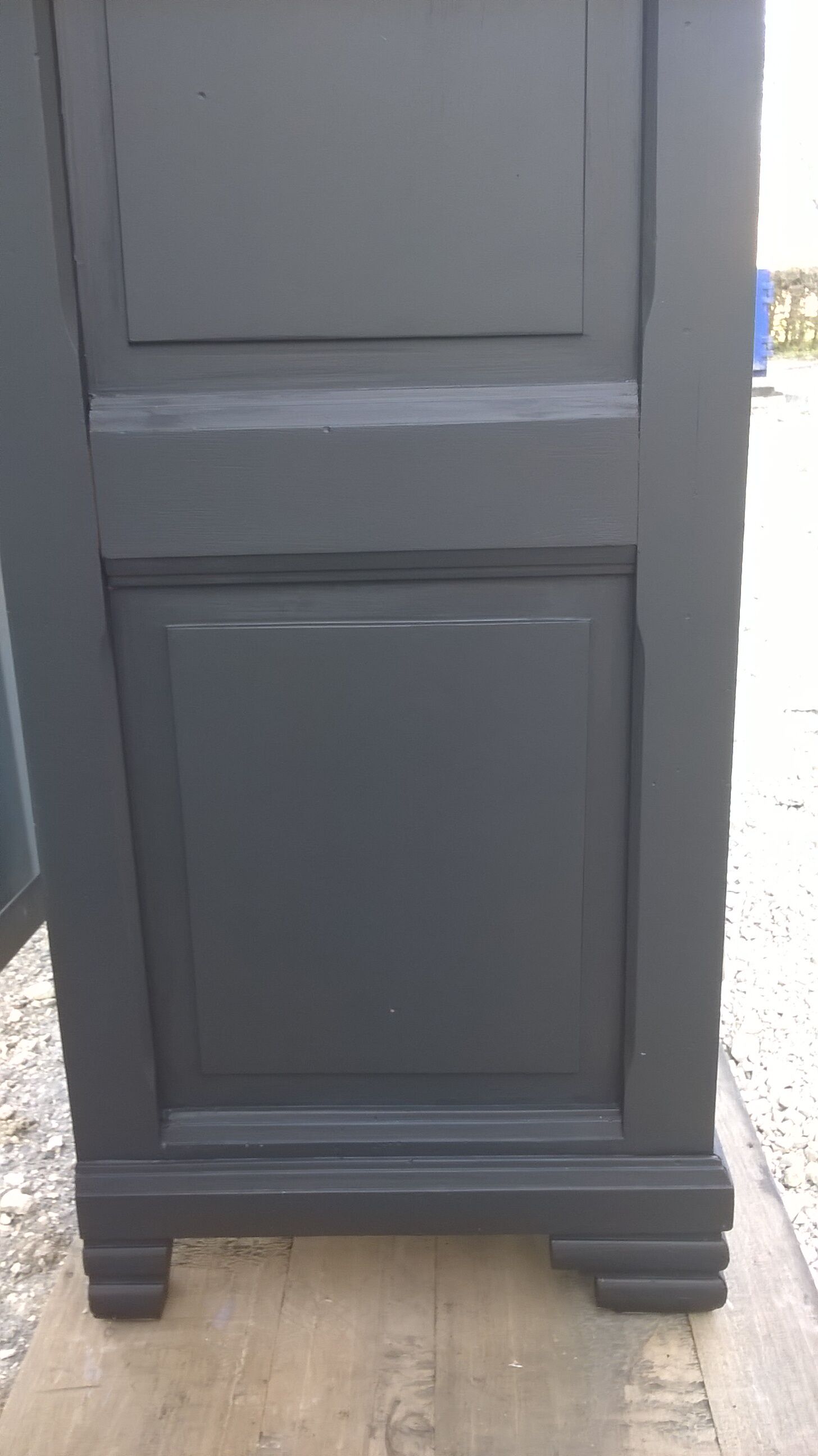 Parisian showcase cabinet 1930