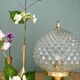 Lampe à poser globe vintage en verre moulé pointes de diamant