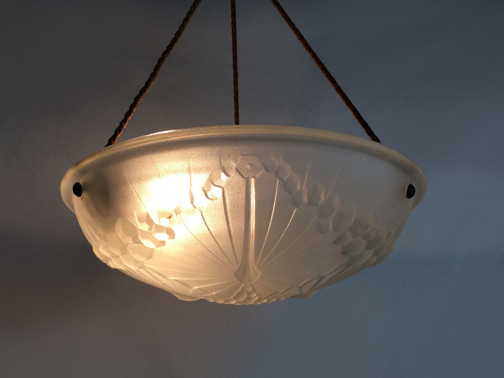 Old chandelier, suspension cavasque Art Deco 1 Fire, in glass paste. Year 30