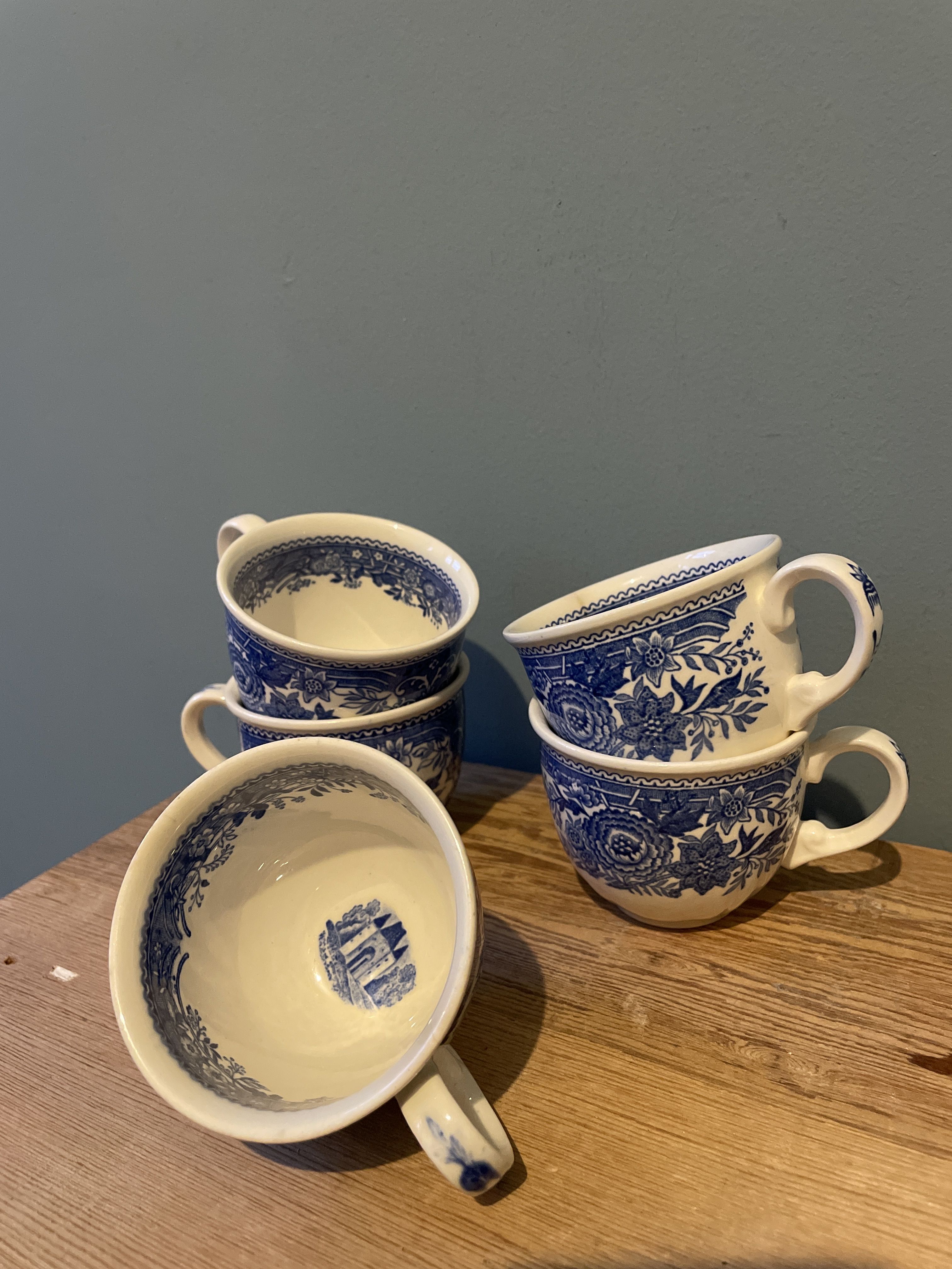 Set of coffee cups and tea cups Villeroy Et Boch Burgenland