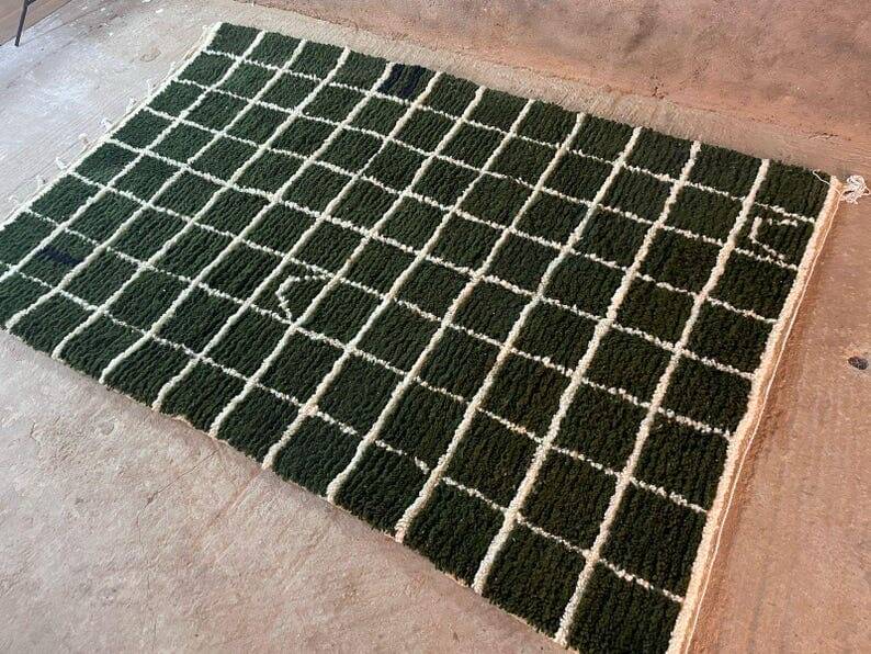 Handmade pure wool rug, size 140 x 260 cm.