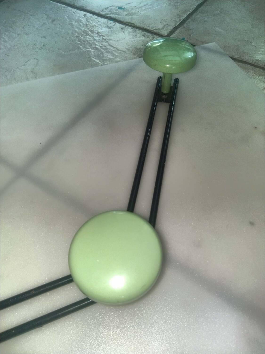 Coat rack with 4 green metal hooks from the 70s