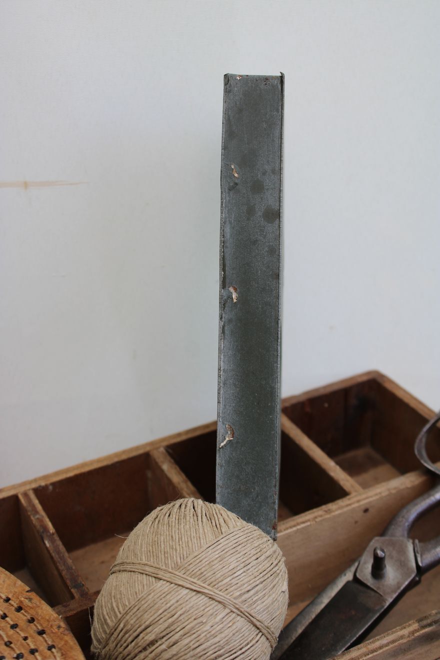 Panel letter in zinc