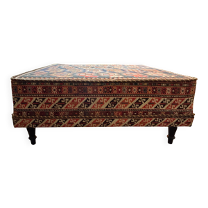 Grand pouf en laine