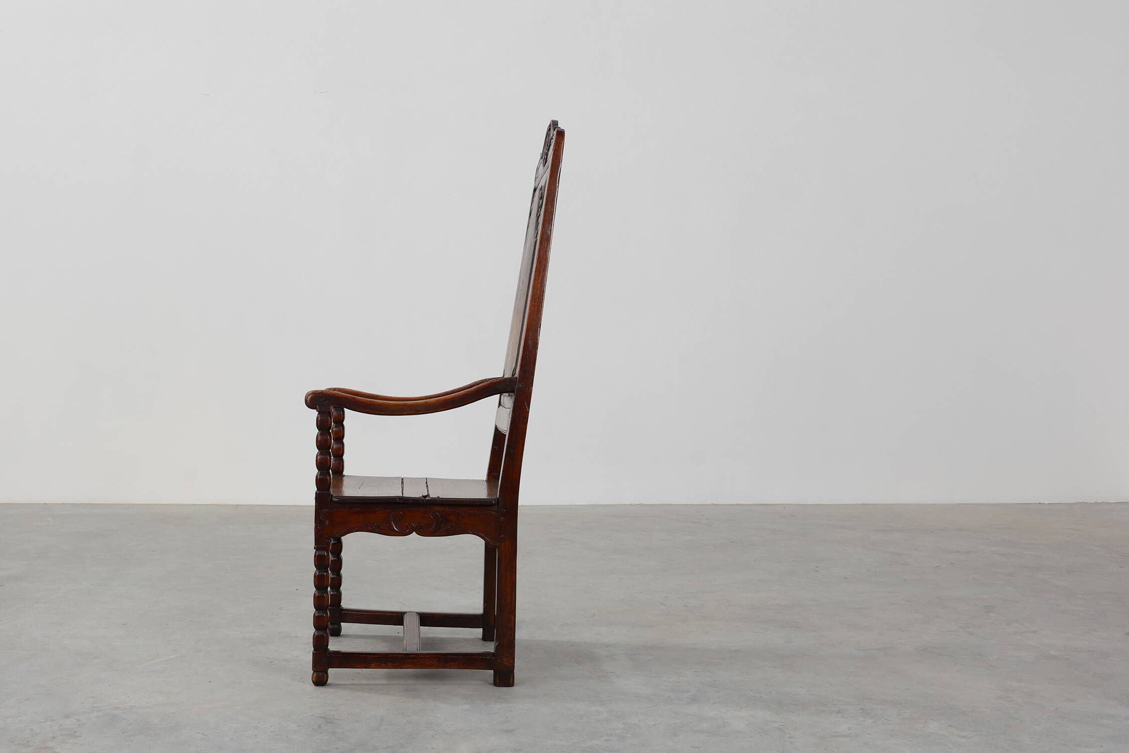 18th Century Liège Armchair in hand carved Oak, Belgium