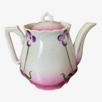 Teapot in antique porcelain "Art Nouveau"