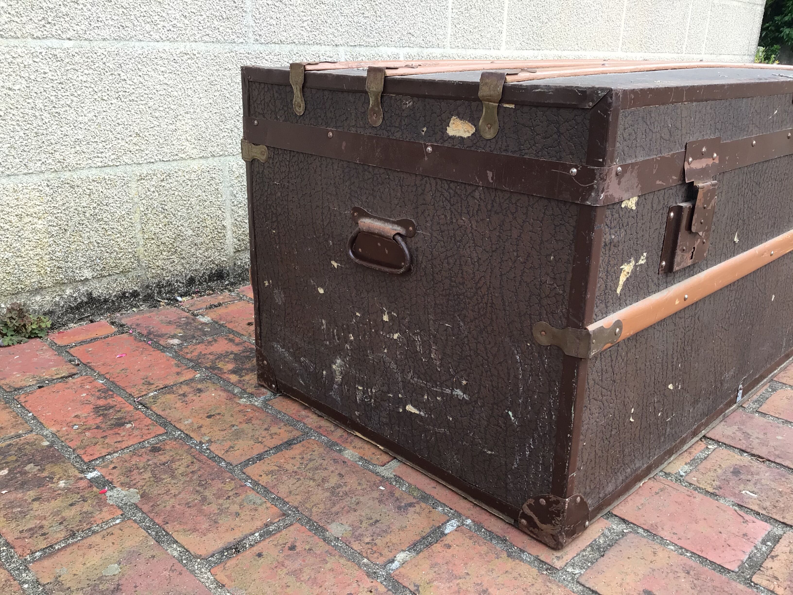 Trunk old wooden chest