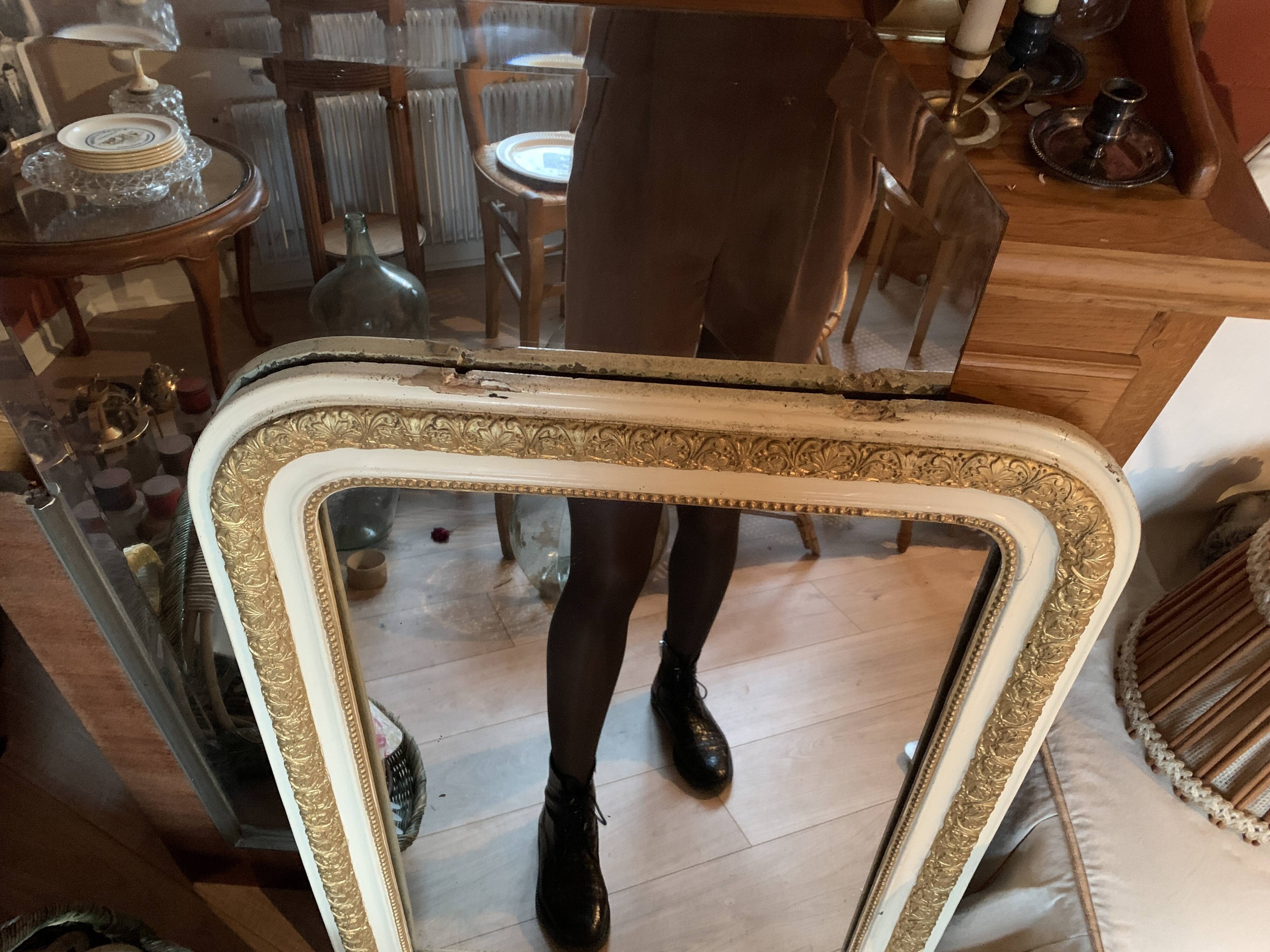 Louis Philippe Mirror Bonjour , Votre produit est refusé à ce jour en raison du manque d'une photo exhaustive je vous invite à vous tourner vers la sélection si vous avez des questions. selection@selency.com Bien à vous