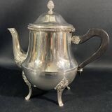 Théière en métal argenté ercuis décor frise de rang perles style louis xvi