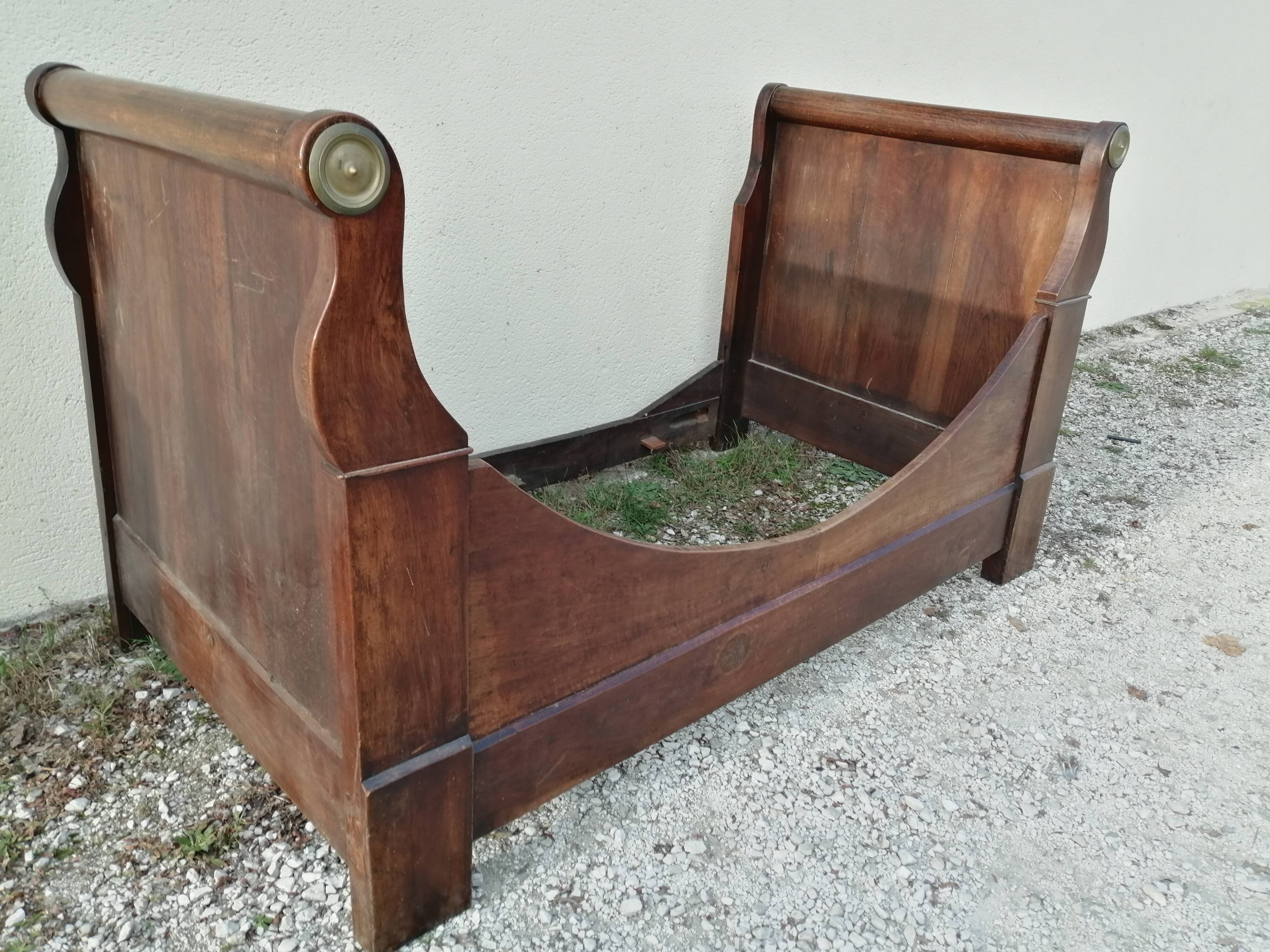 Empire bed
