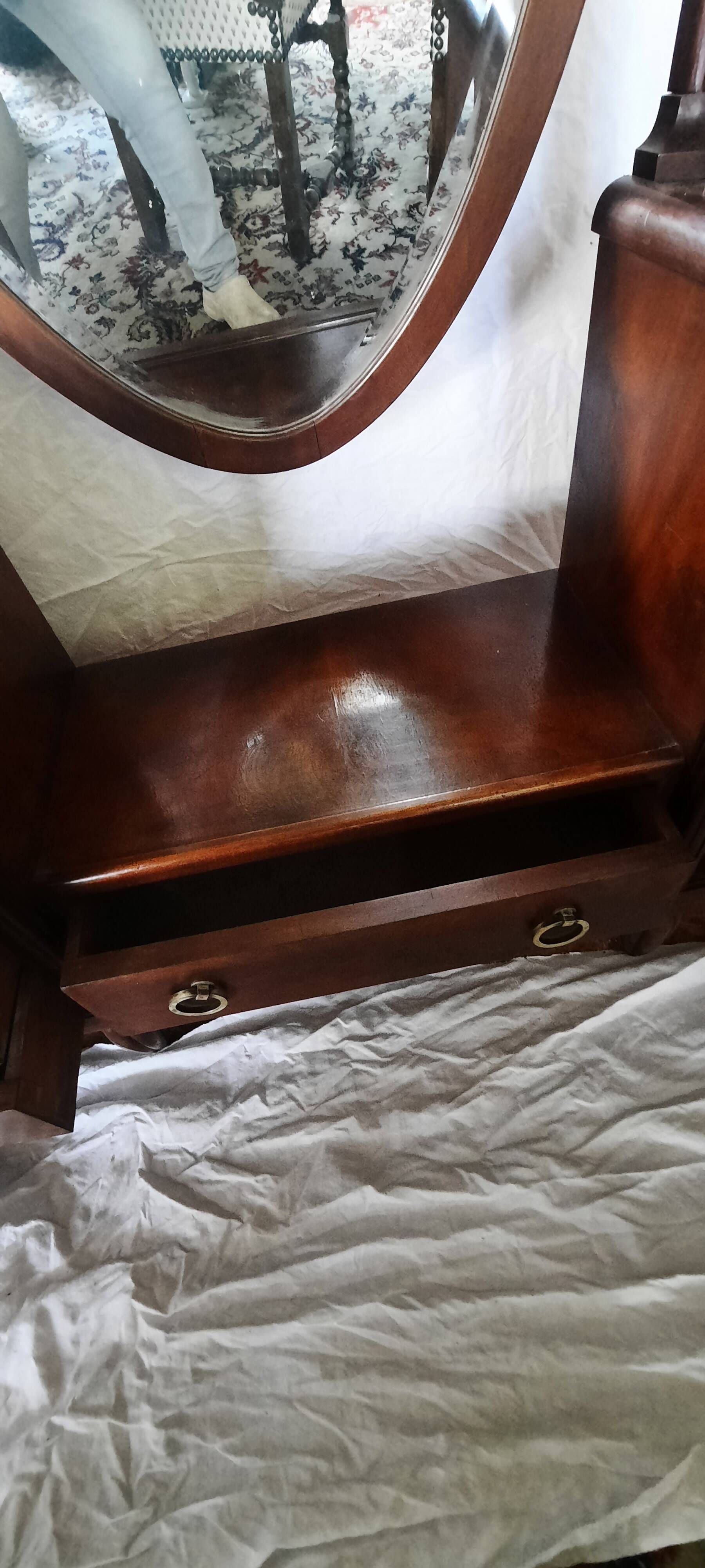 Psyche in mahogany