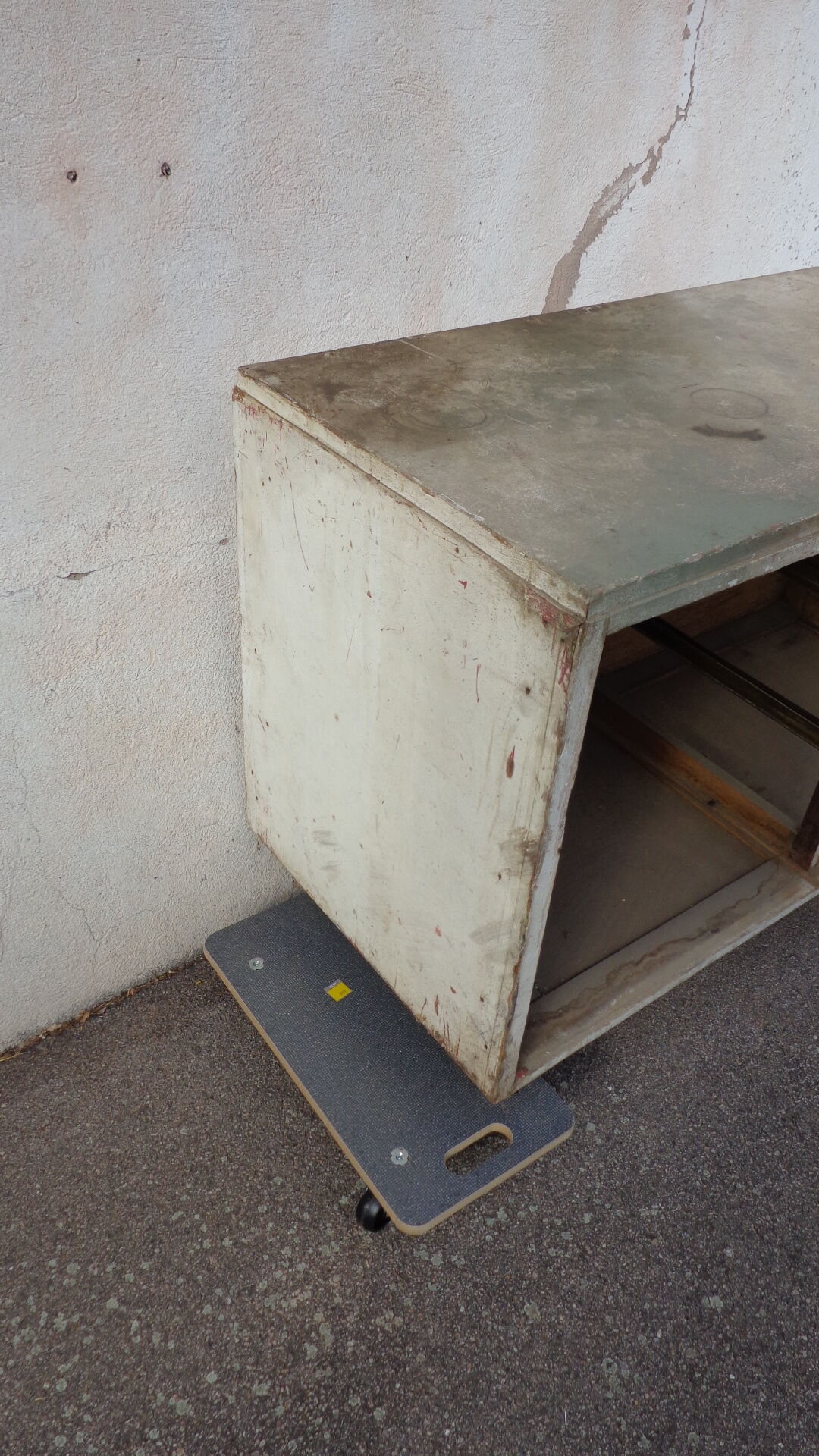 Garage drawer cabinet