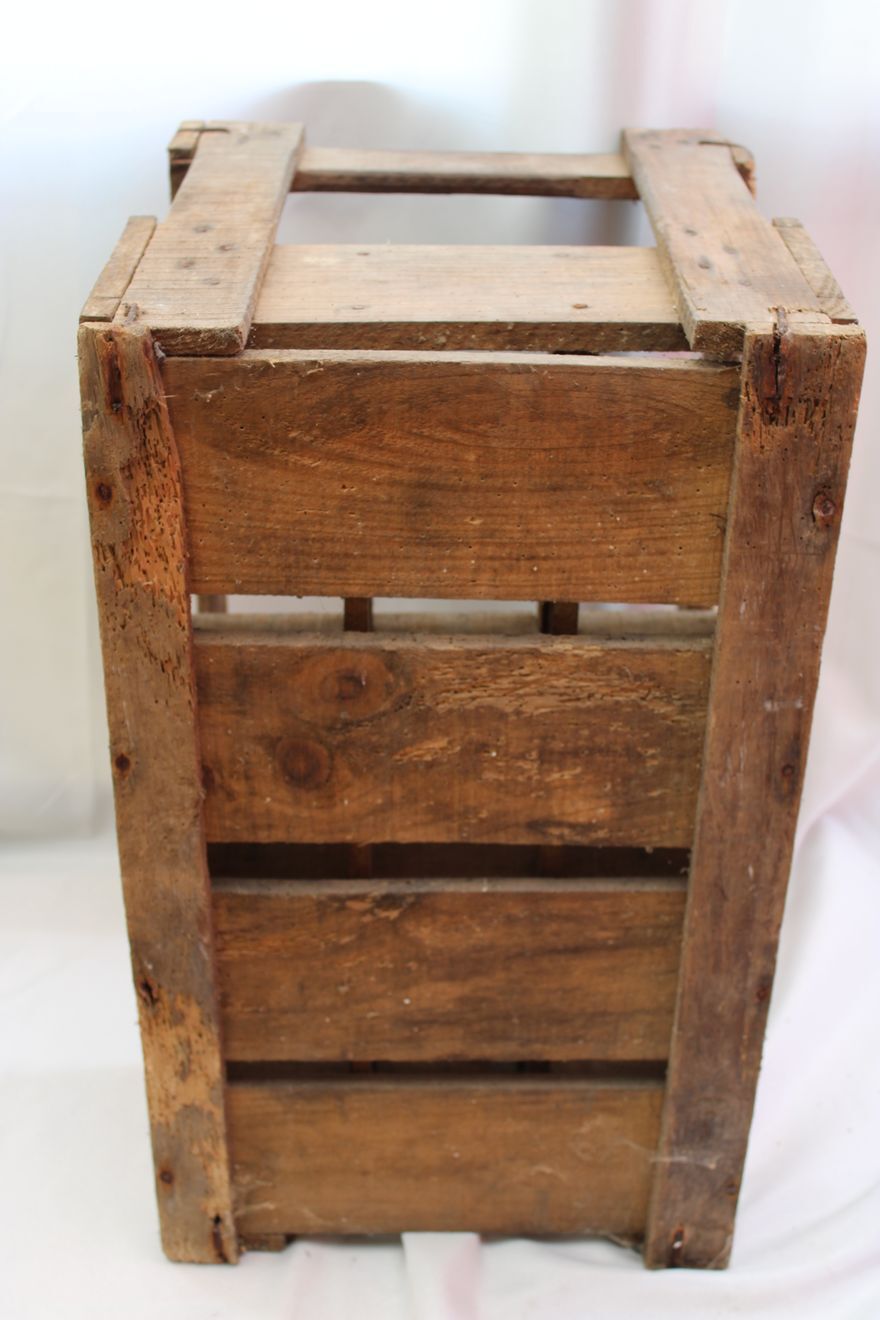 Wooden bottle locker