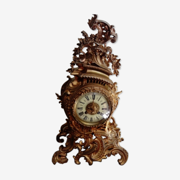 Pendule style louis xv rocaille bronze dore