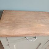 Parisian chest green of gray