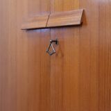 Armoire en teck, Italie, années 1960