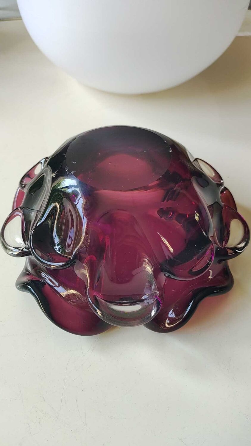 Empty pocket corolla/floral shape, in blown Murano Art glass. Vintage 70s. Purple tones